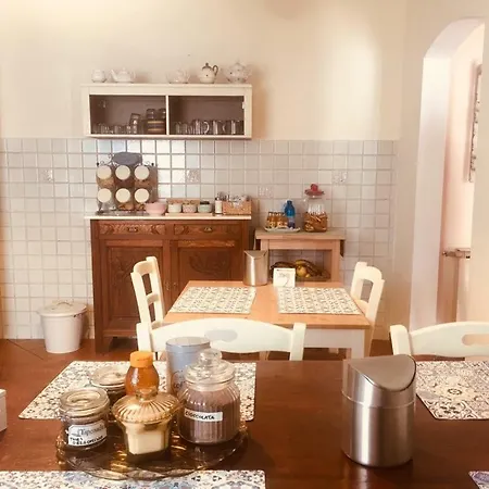 Maison Mami Couette-café Sarzana